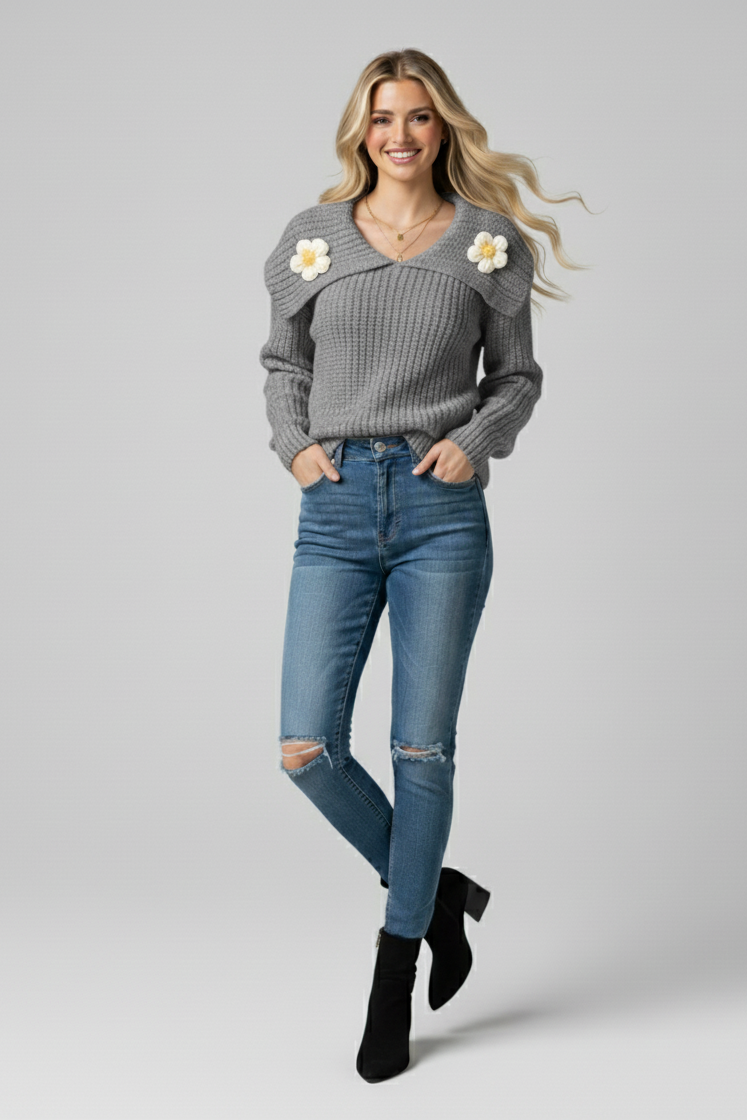 Daisy Collar Knit Crew Sweater